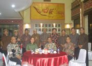 Meriahkan Hari Bhayangkara ke-79, Polda Sultra Gelar Nobar Wayang Kulit Lakon “Amartha Binangun”