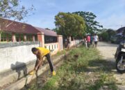 Polsek Wonggeduku Gelar Jum’at Bersih di Desa Wukusao Bersama Warga dan Aparat Pemerintah Desa Wukusao