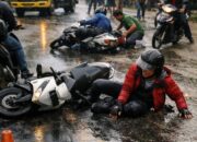 Tumpahan Solar Picu Kecelakaan Beruntun di Sampara